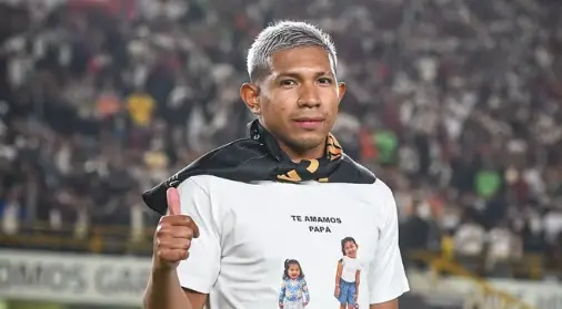 Foto de Edison Flores, futbolista peruano de Universitario y la selección